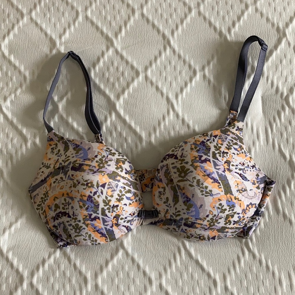 Victoria’s Secret push-up bra size 32D